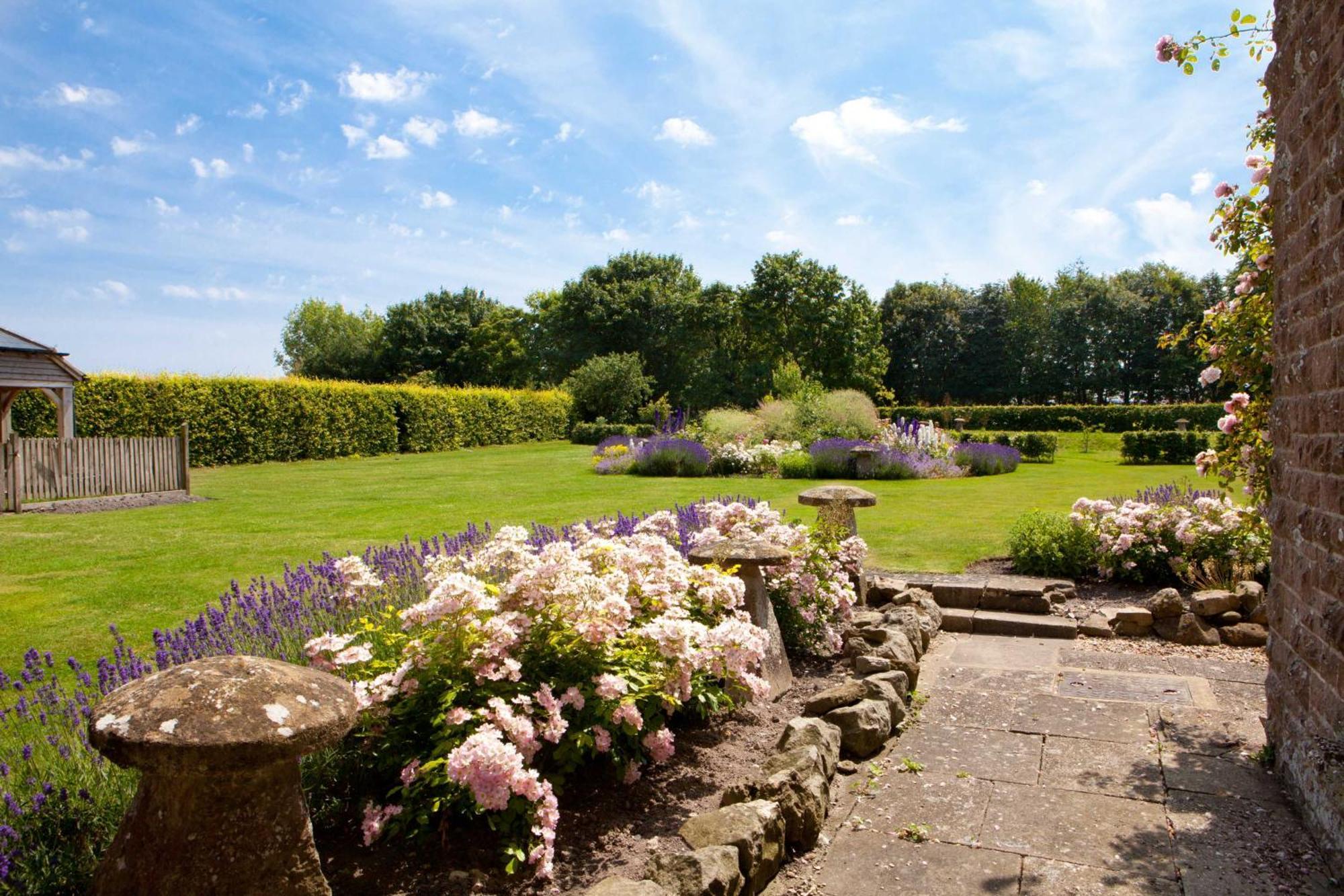 Overtown Manor Bed And Breakfast Swindon Exterior photo