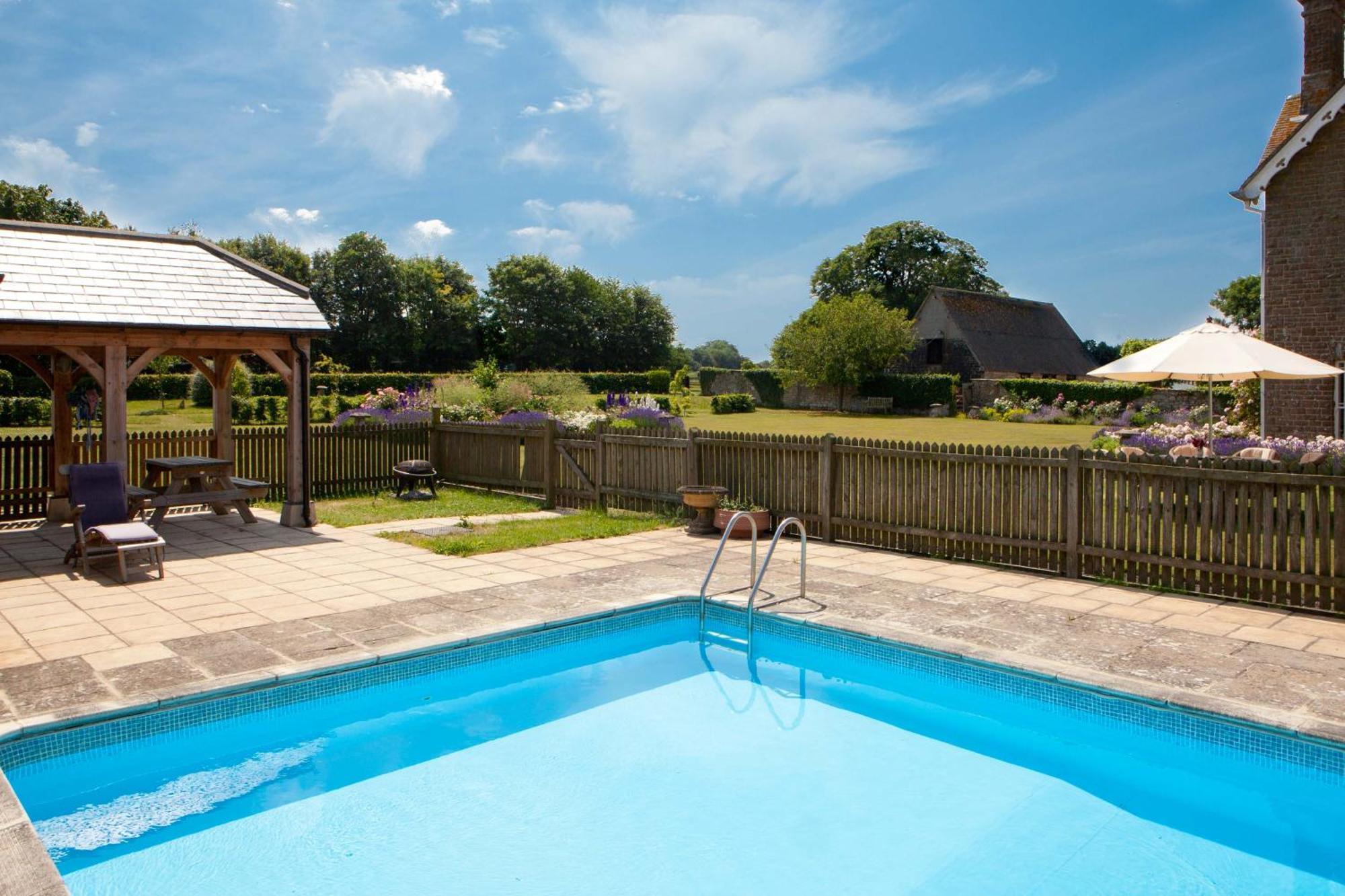 Overtown Manor Bed And Breakfast Swindon Exterior photo