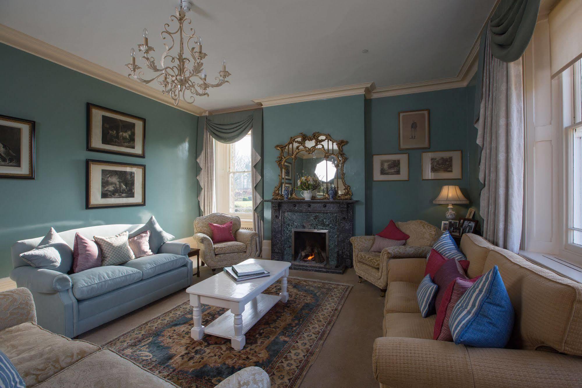 Overtown Manor Bed And Breakfast Swindon Exterior photo